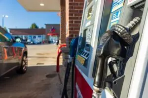Kos petrol pada $4 setiap gelen pemacu faedah dalam kenderaan elektrik