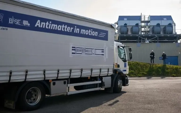 CERN realiza primeiro transporte terrestre de antimatéria