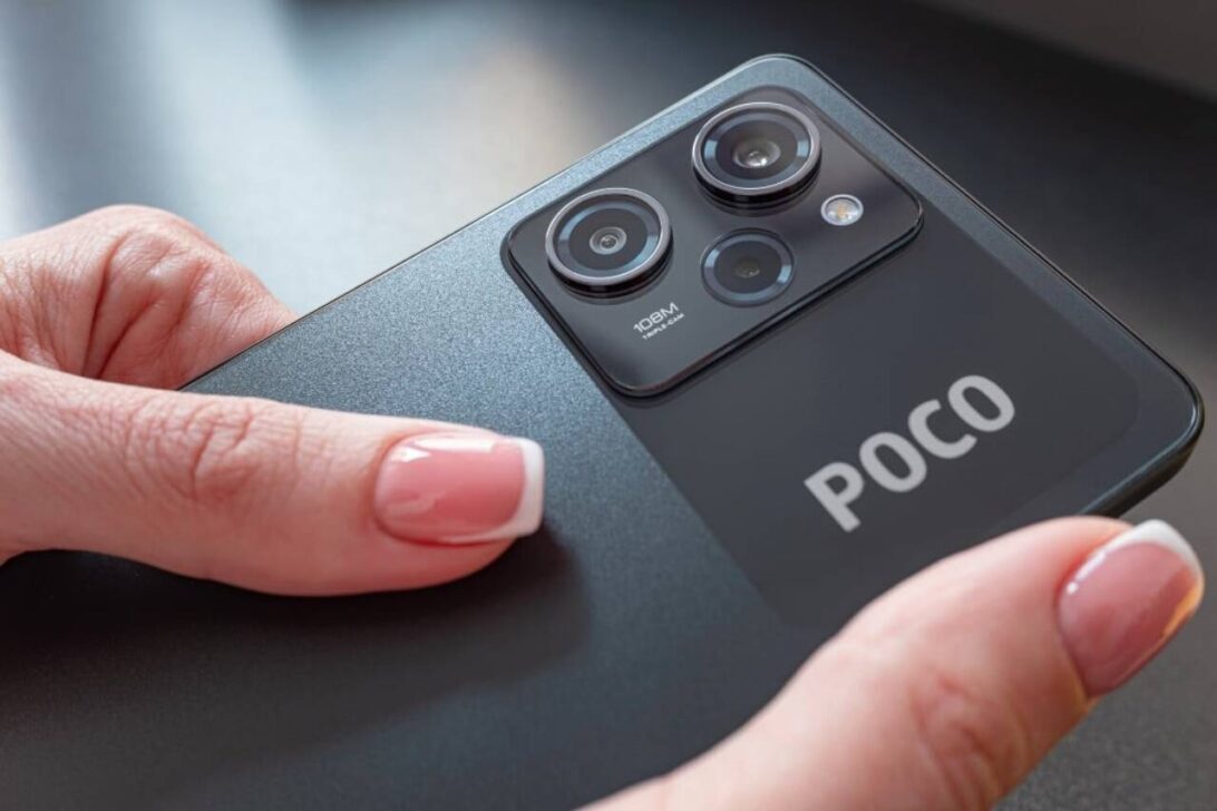 Celular POCCO