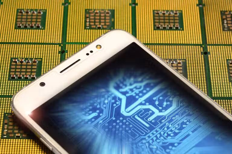 Celular, processador, memória, armazenamento