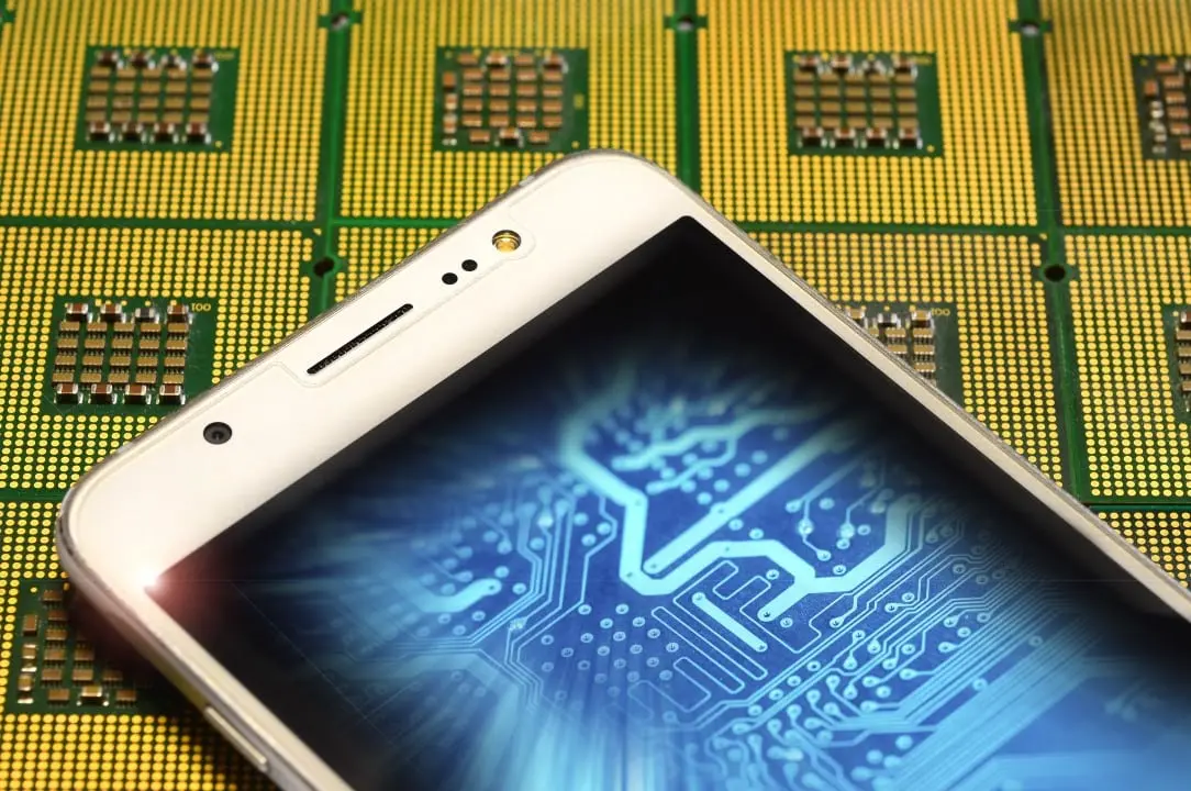 Celular, processador, memória, armazenamento