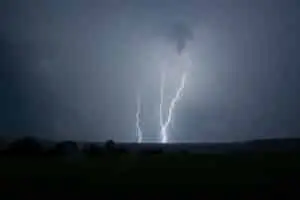 Tempestades intensas se aproximam da Itália com alertas laranja e amarelo para regiões