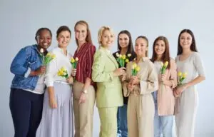 Pemilihan lima puluh frasa yang menarik mendorong penghormatan virtual pada Hari Perempuan Internasional