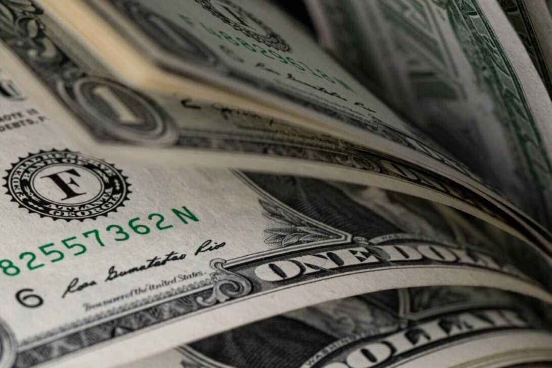 Dólar, dinheiro