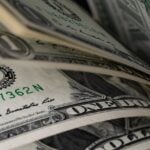 Dólar, dinheiro