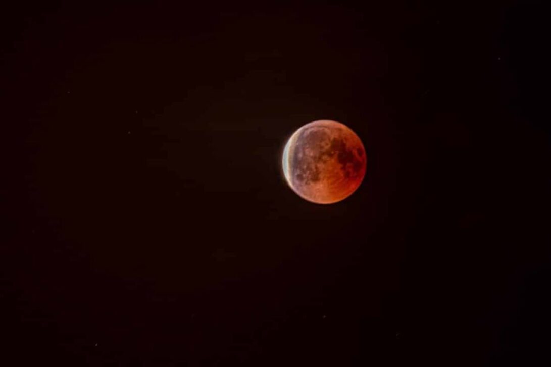 Eclipse lunar total
