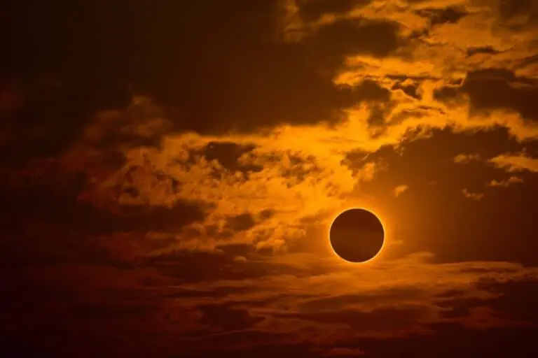 Eclipse solar total