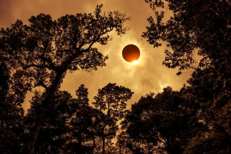 Eclipse solar total