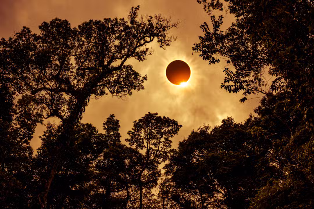Eclipse solar total