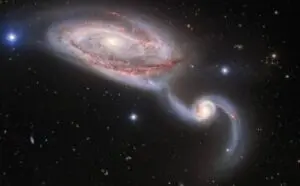 ハワイの天文台が銀河NGC 5394とNGC 5395の衝突をかつてないほど詳細に捉えた