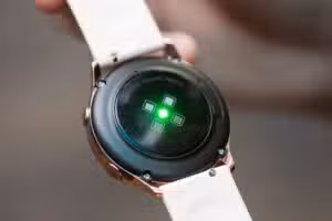 Η Samsung μειώνει το Galaxy Watch Ultra κατά 40% και αναγκάζει τον ανταγωνισμό να αναθεωρήσει τις παγκόσμιες τιμές