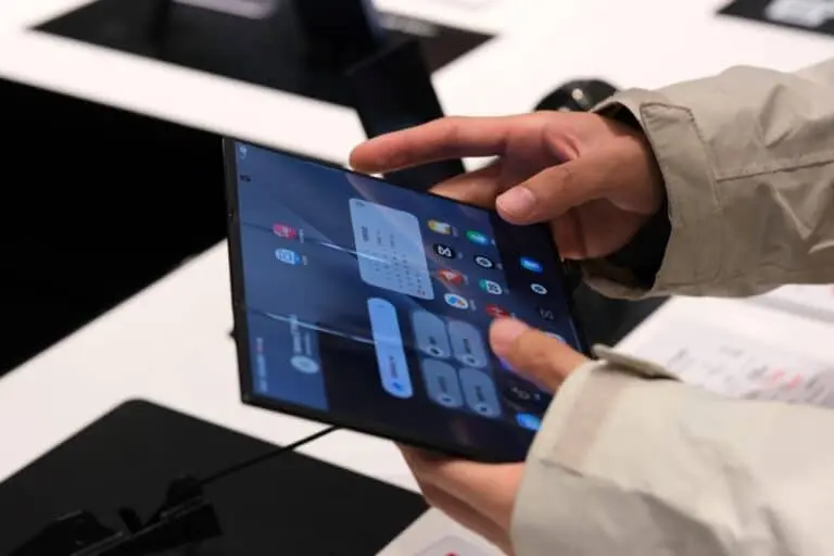 Galaxy Z Trifold