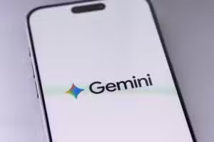 Google cambia o sistema de voz na aplicación Gemini Live e modifica a cadencia dos acentos rexionais