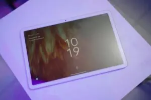 Az Android 16 frissítés a régi táblagépet asztali számítógéppé alakítja 50 dolláros perifériákkal