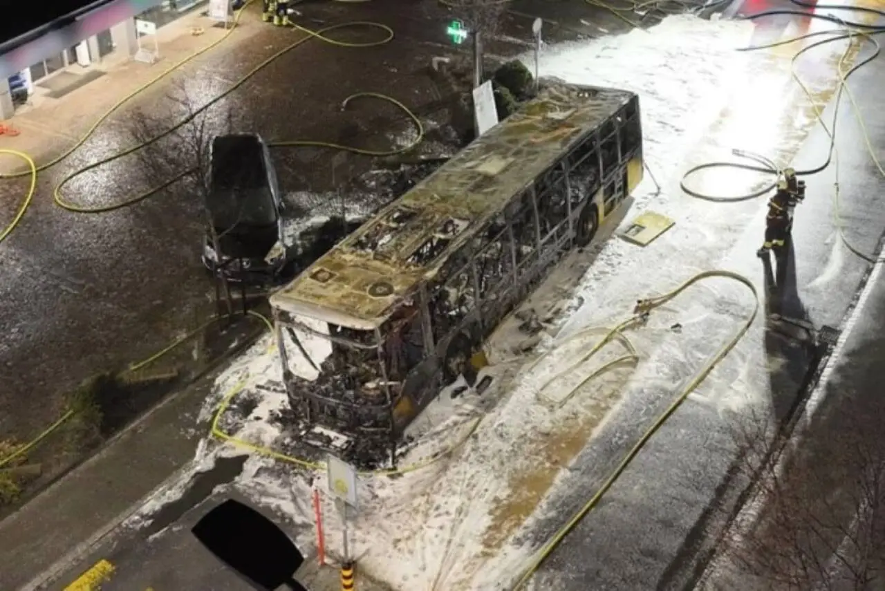 Incêndio em ônibus na Suíça