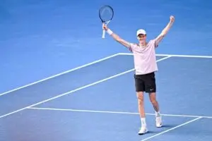 Sinner x Tiafoe がマイアミ マスターズ 1000 準決勝への出場権を賭けて生放送で競い合います
