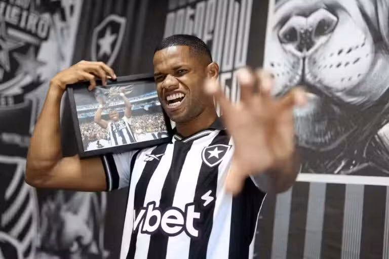 Júnior Santos