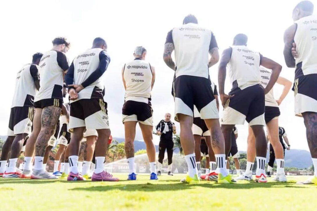 Leonardo Jardim em treino do Flamengo