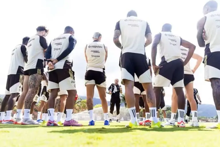 Leonardo Jardim em treino do Flamengo