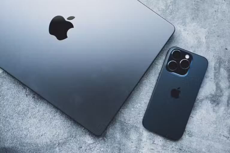MacBook e iPhone