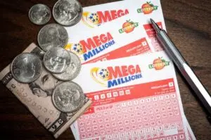 Mega Millions mendaftar cabutan tanpa pemenang utama dan menaikkan jackpot kepada 346 juta dolar