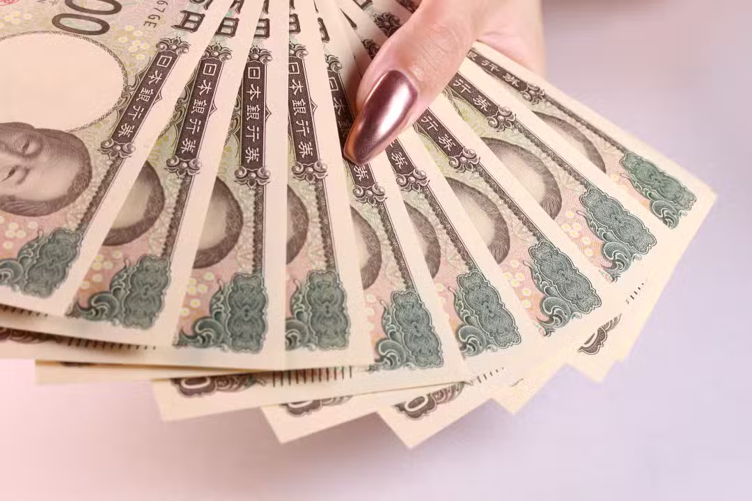 Notas de 10.000 ienes, dinheiro