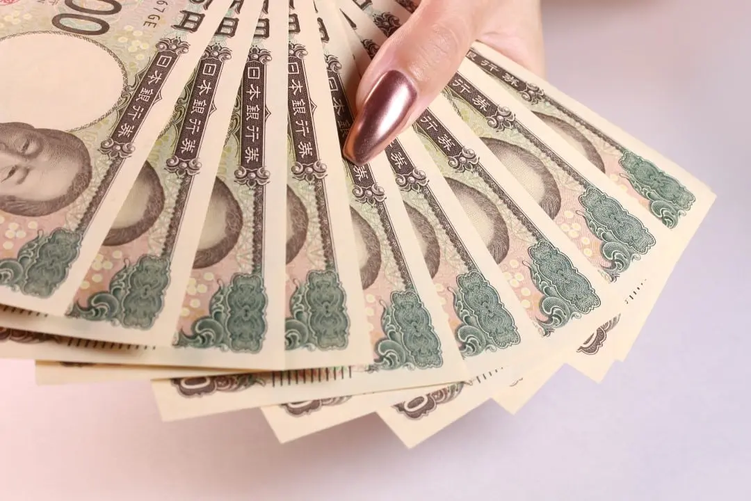 Notas de 10.000 ienes, dinheiro