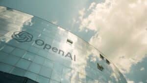 CSU investe US$ 30 milhões em IA da OpenAI, mas pesquisa revela ceticismo entre alunos e professores