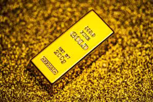 El oro retrocede en los fondos de inversión pese a máximos históricos en enero
