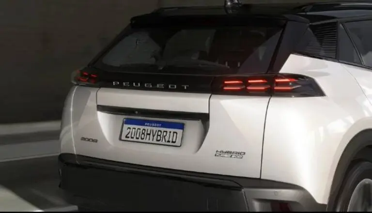 Peugeot 208 GT Hybrid 2026