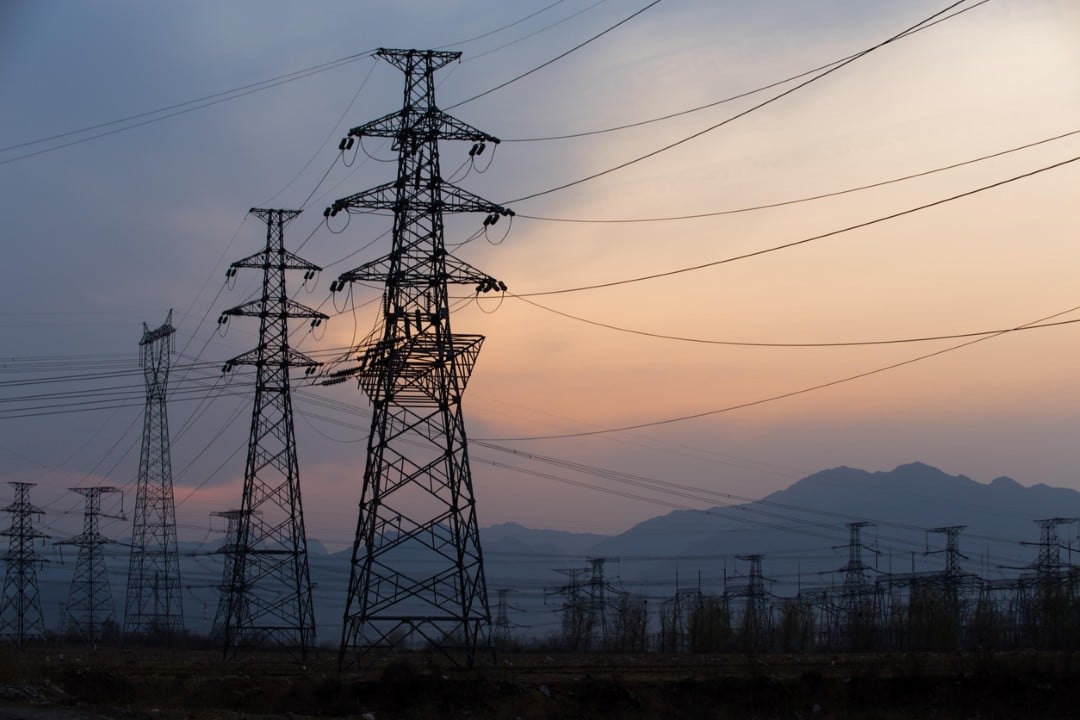 Postes de eletricidade de alta tensão