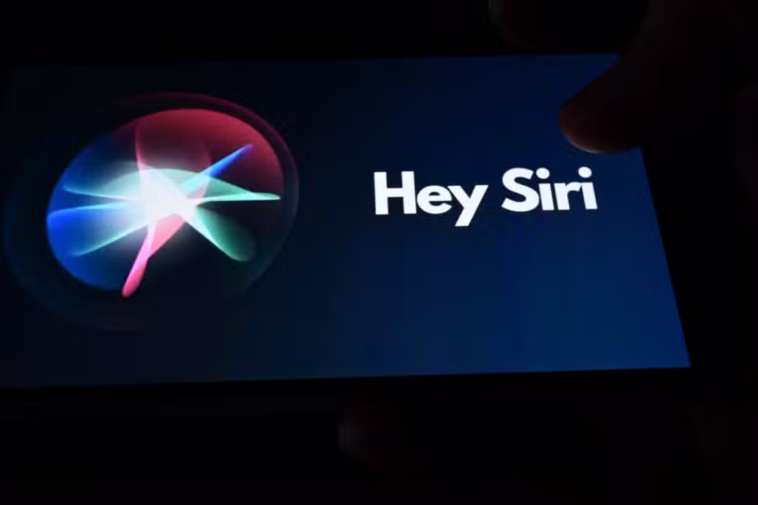 Sirr, Apple