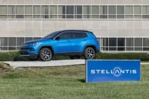 Stellantis anuncia 1.500 novas vagas de emprego em Minas Gerais e Rio de Janeiro
