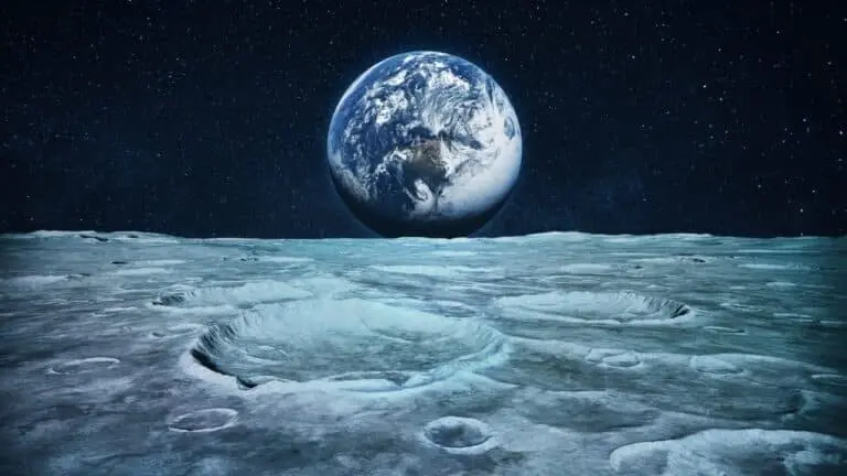 Terra, Lua