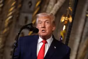 Trump publica mensagem agressiva contra Irã em rede social pessoal