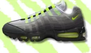 تعيد شركة Nike إصدار حذاء Air Max 95 Big Bubble Neon Yellow، وهو حذاء كلاسيكي من التسعينيات، مع فرصة جديدة للمعجبين