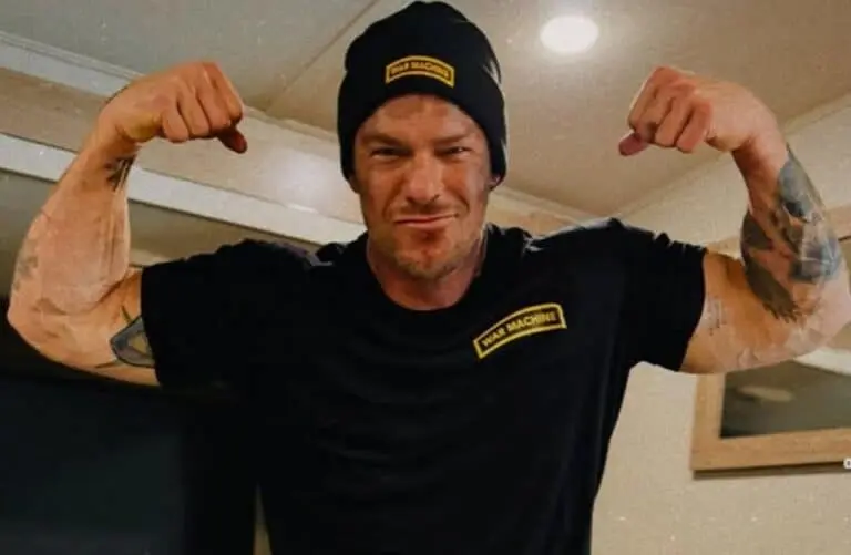 Alan Ritchson - @alanritchson