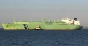 Alerta ambiental no Estreito da Sicília: navio Russo de GNL à deriva causa apreensão com mais de 60 mil toneladas de gás natural
