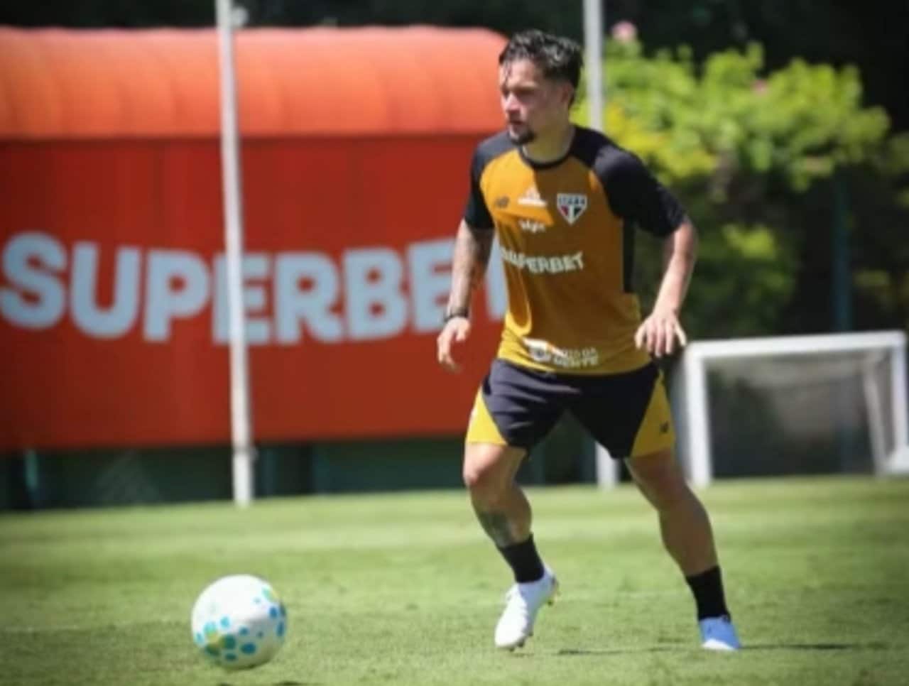 Artur - Erico Leonan / São Paulo FC