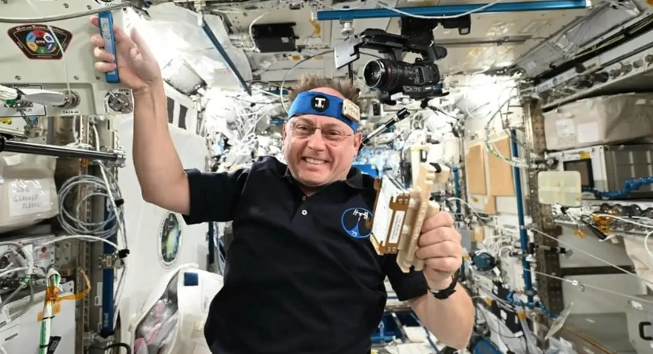 Astronaut Mike Fincke - @astroironmike