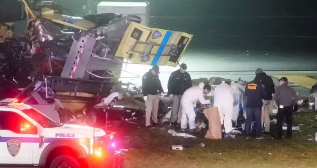 Dois pilotos morreram após um avião - BBC