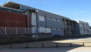 Incidente con esperimento chimico ferisce tre studenti della scuola l’Entorn di Querores