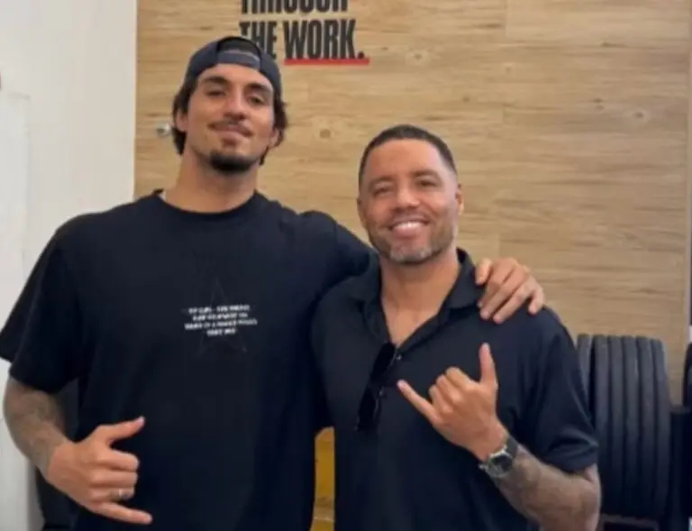 Gabriel Medina e Adriano de Souza - Reprodução