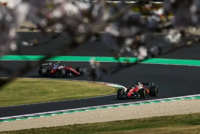 Hamilton e Leclerc - X.com/ Scuderia Ferrari HP
