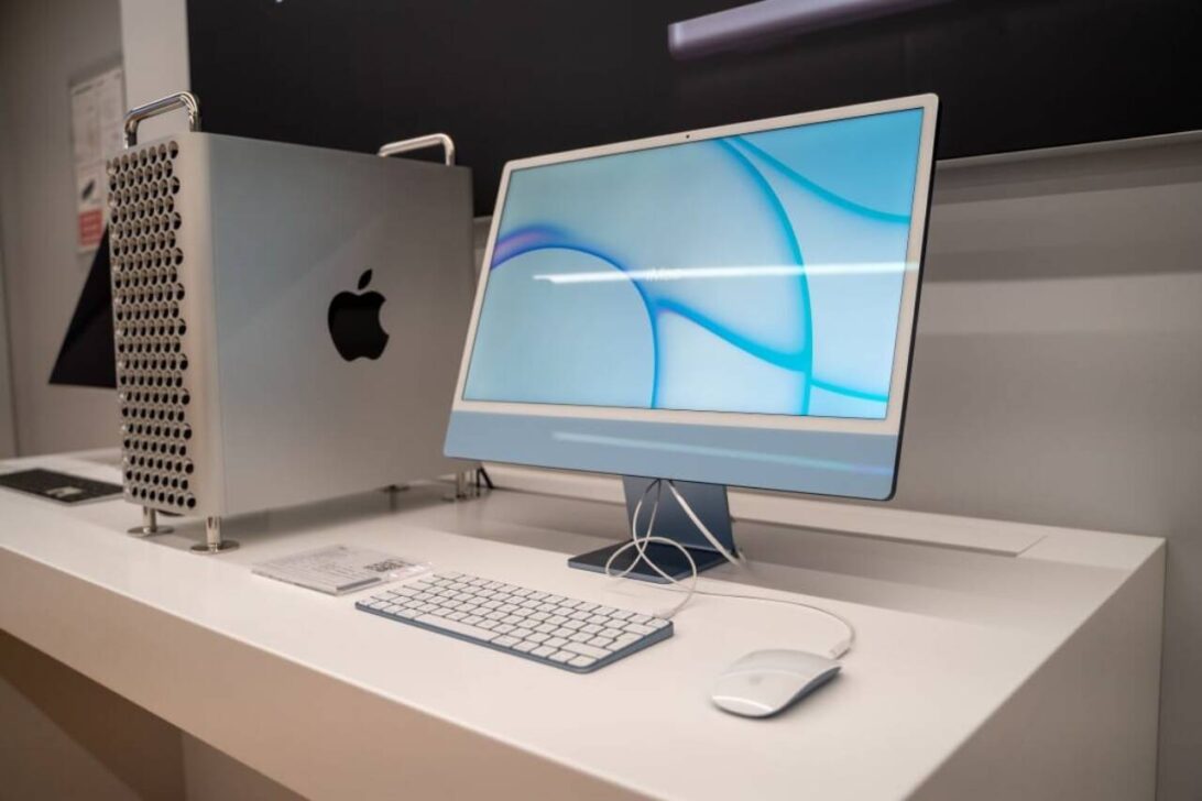 iMac, Apple