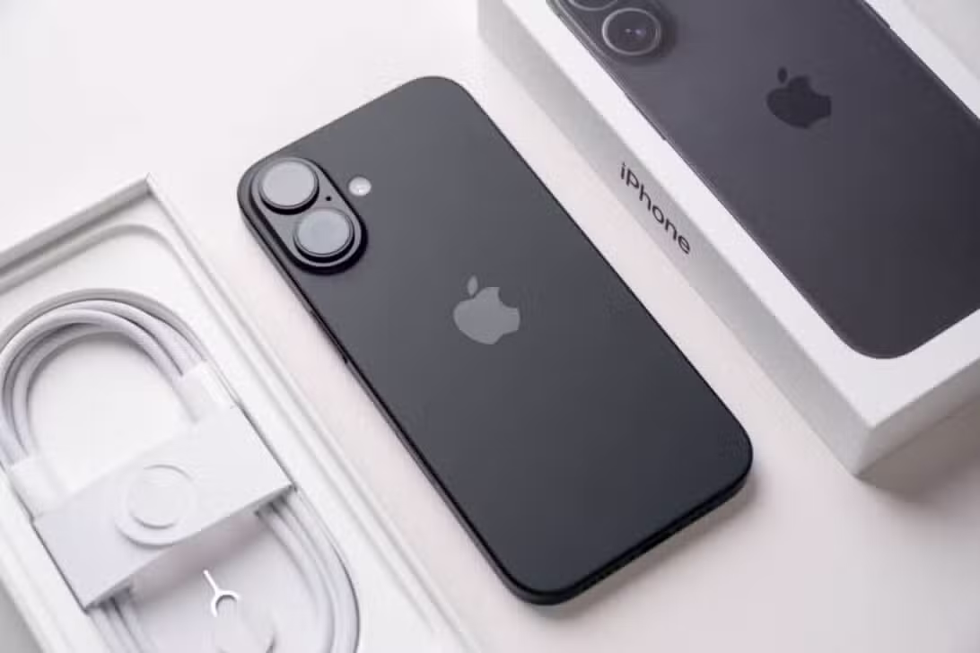iPhone 16