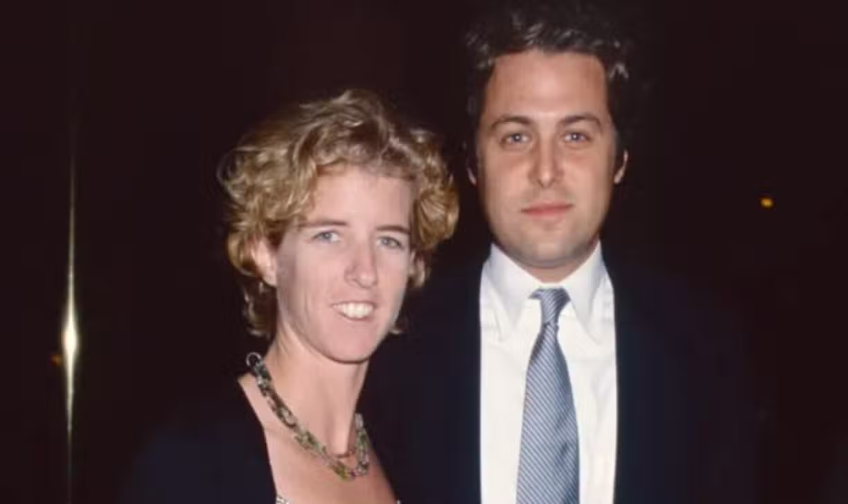 JFK Jr. e Carolyn Bessette - MediaPunch/Shutterstock