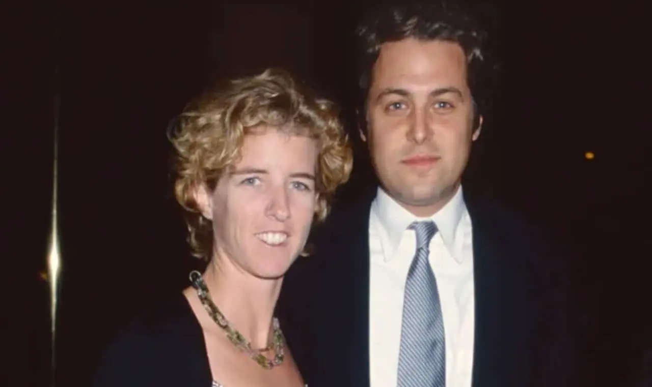JFK Jr. e Carolyn Bessette - MediaPunch/Shutterstock
