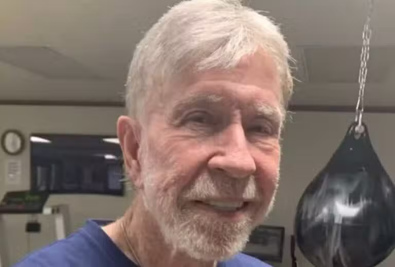 Morre Chuck Norris - Redes sociais
