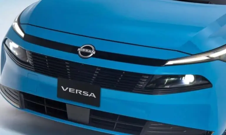 Nissan Versa - Divulgação
